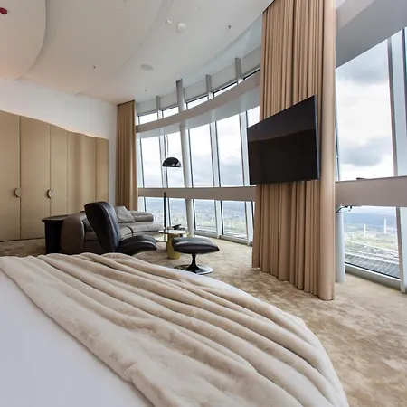 Tv Tower Debesys Otel *