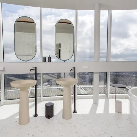 Tv Tower Debesys Otel *