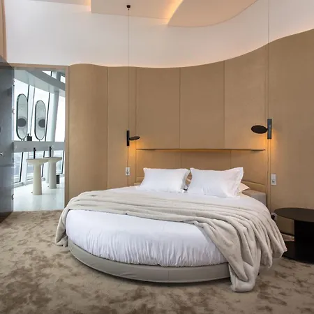 Tv Tower Debesys ホテル