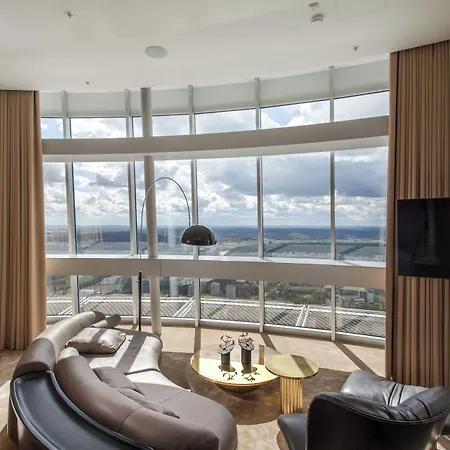 Tv Tower Debesys Hotell