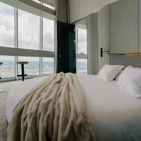 Tv Tower Debesys Hotell