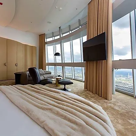 Otel Tv Tower Debesys *