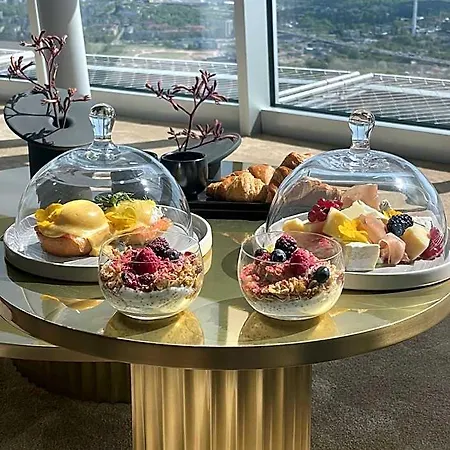 Otel Tv Tower Debesys *
