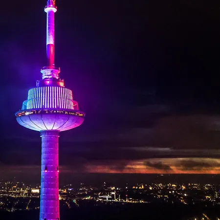 Otel Tv Tower Debesys *