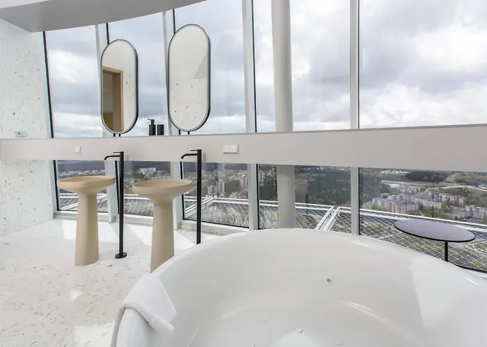 Tv Tower Debesys Отель *