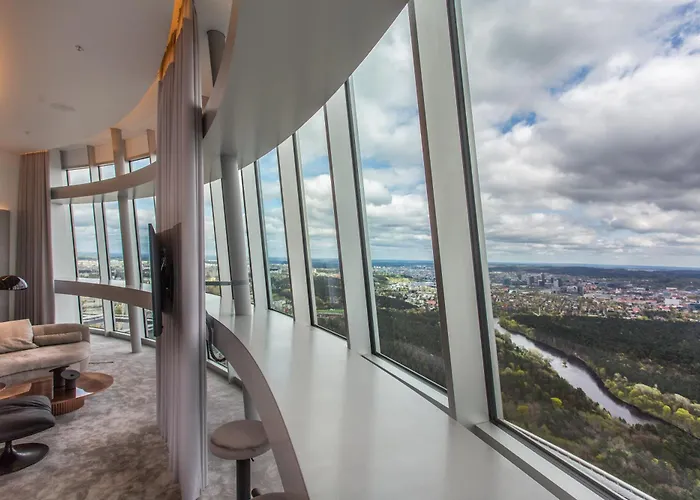 Tv Tower Debesys Hotell *